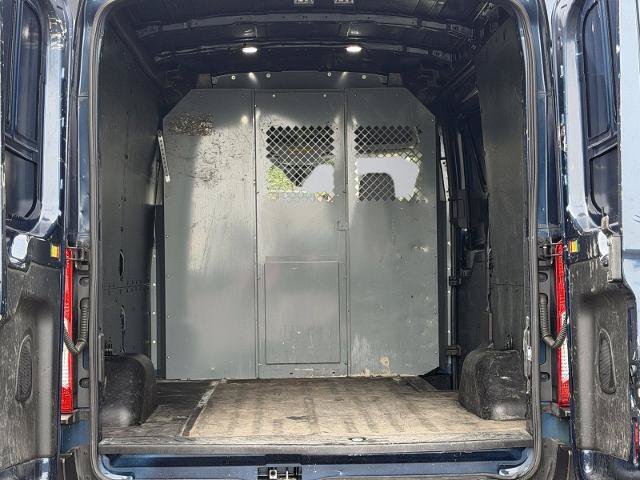 Certified 2019 Ford Transit 250 130 Medium Roof RWD image 22