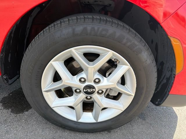 Used 2024 Kia Soul LX w/ Option Group 015 FWD image 4