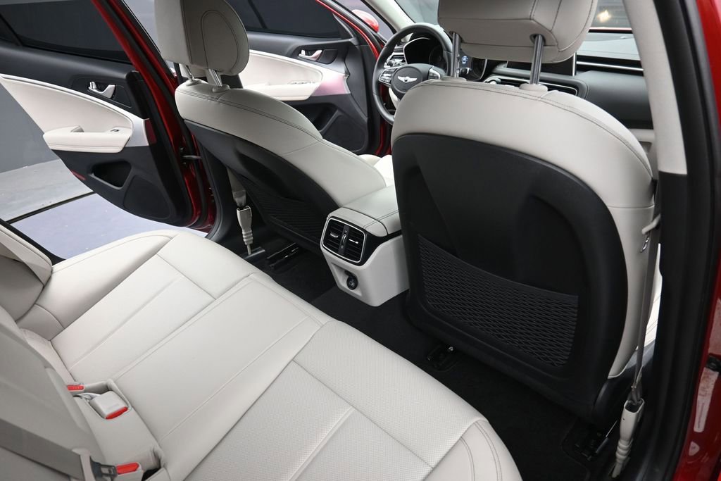 Used 2020 Genesis G70 2.0T RWD image 10