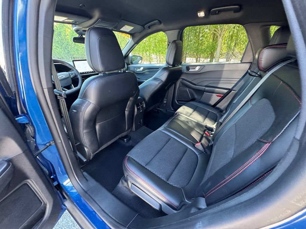 Certified 2023 Ford Escape ST-Line w/ Tech Pack #1 AWD/4WD image 9