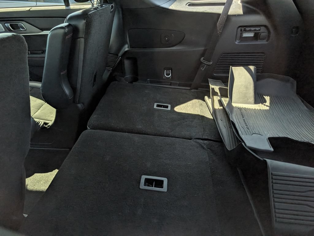 Certified 2025 Ford Explorer ST AWD/4WD image 7