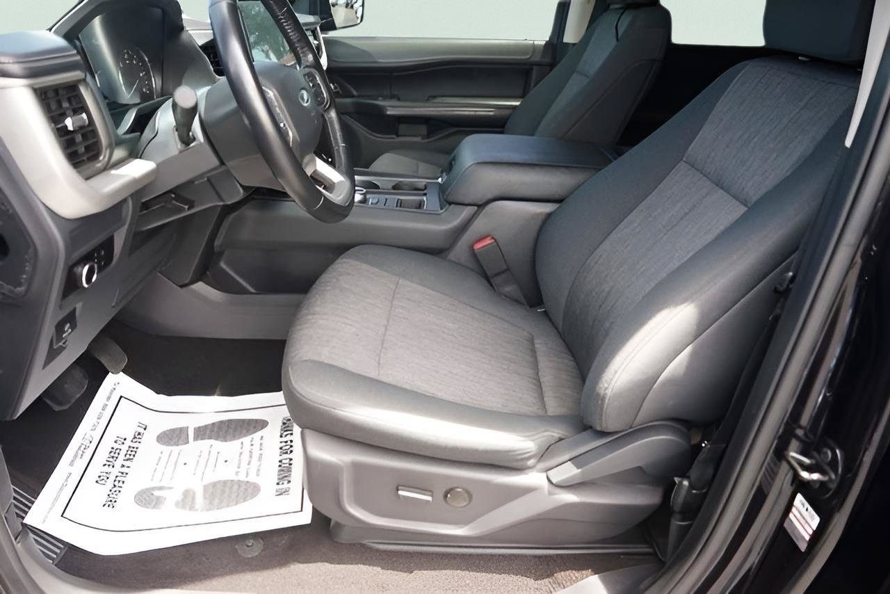 Certified 2023 Ford Expedition XLT RWD image 9