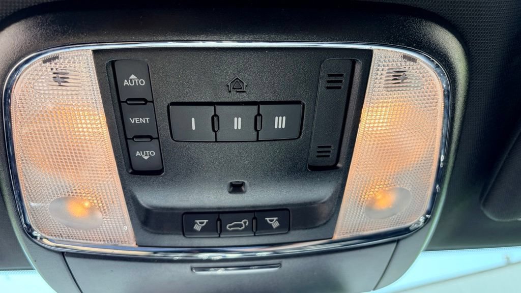 Used 2020 Jeep Grand Cherokee Limited RWD image 19