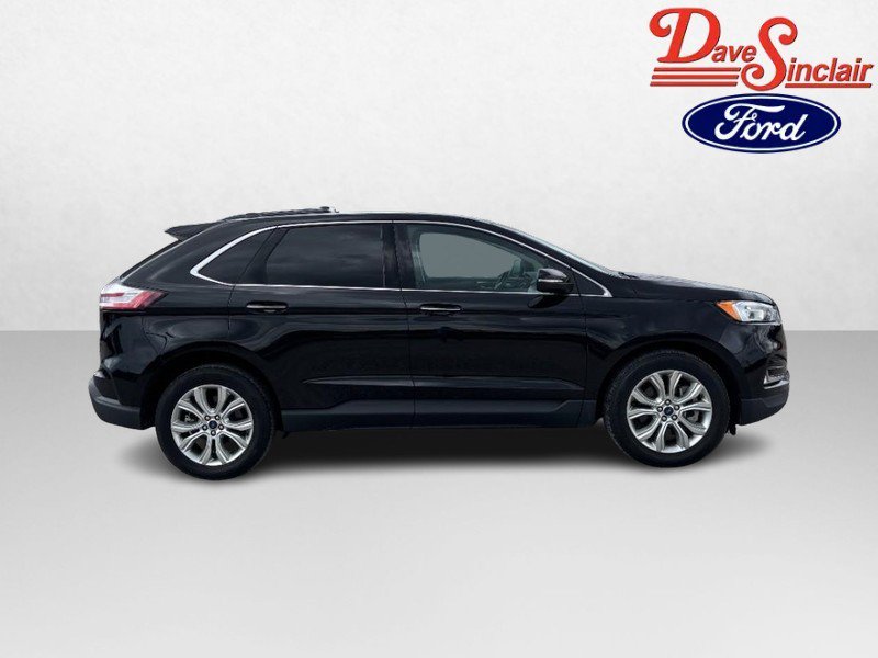 Certified 2022 Ford Edge Titanium AWD/4WD image 5