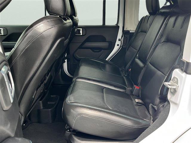 Used 2022 Jeep Wrangler Unlimited Rubicon 4xe w/ Cold Weather Group AWD/4WD image 17