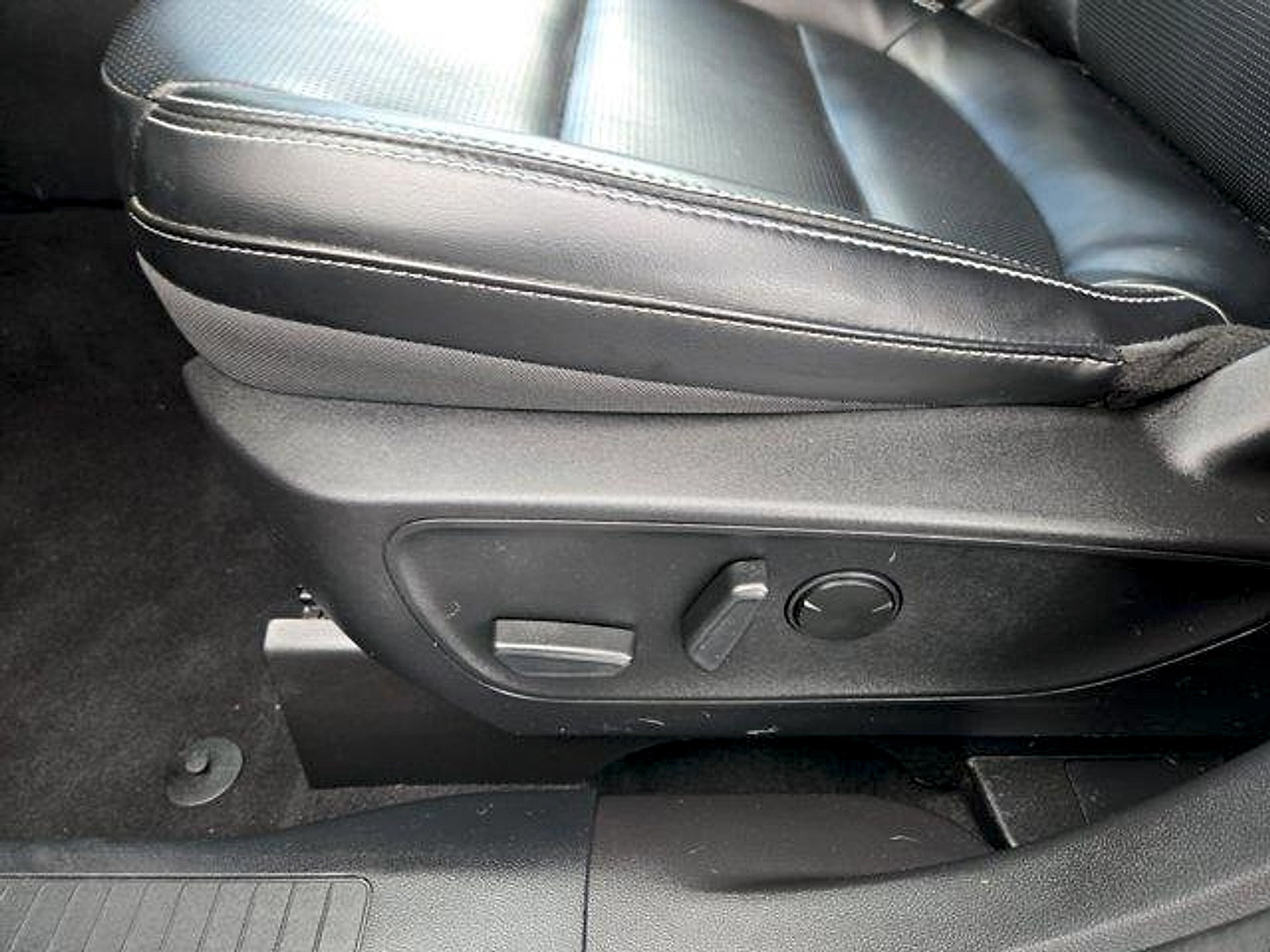 Certified 2023 Ford Escape Platinum AWD/4WD image 12