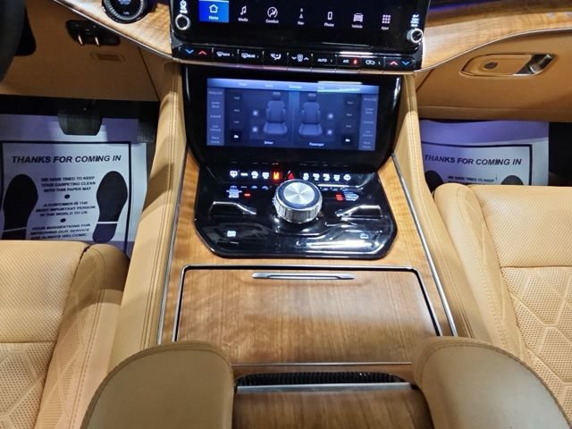 Used 2023 Jeep Grand Wagoneer L Series III w/ HD Trailer Tow Package AWD/4WD image 13