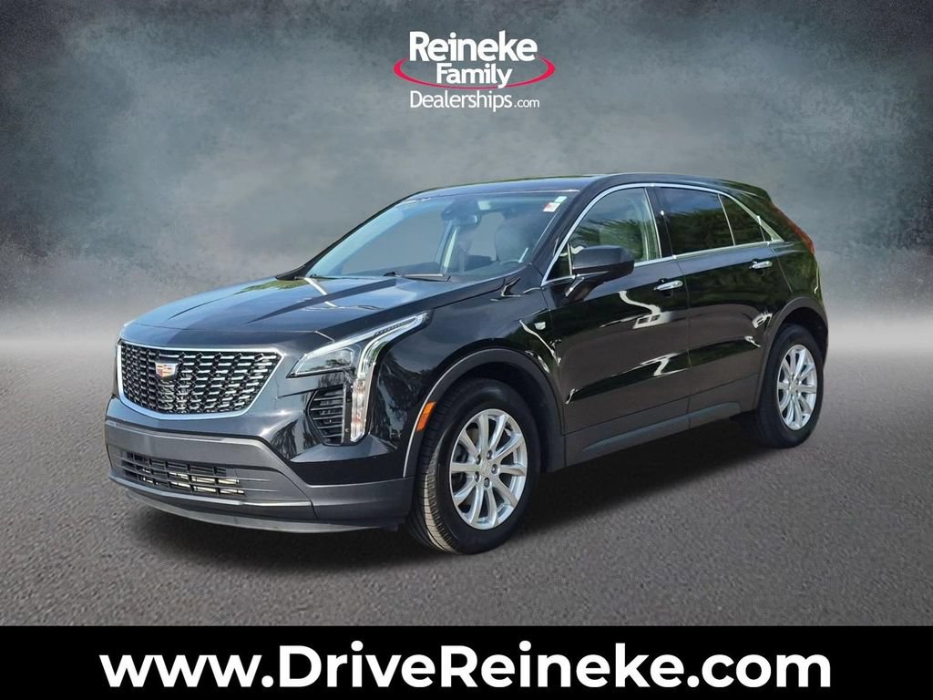 Used 2019 Cadillac XT4 Luxury w/ Cold Weather Package FWD image 1