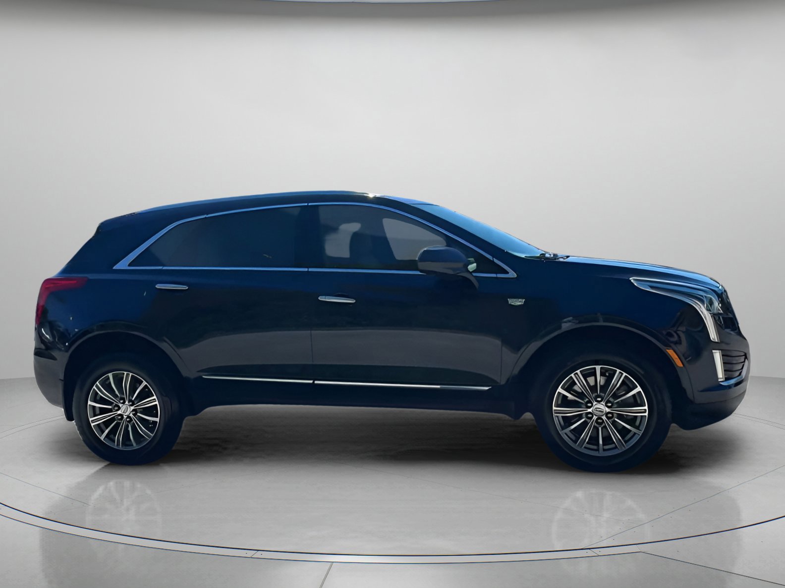Used 2017 Cadillac XT5 Luxury w/ Driver Awareness Package image 26