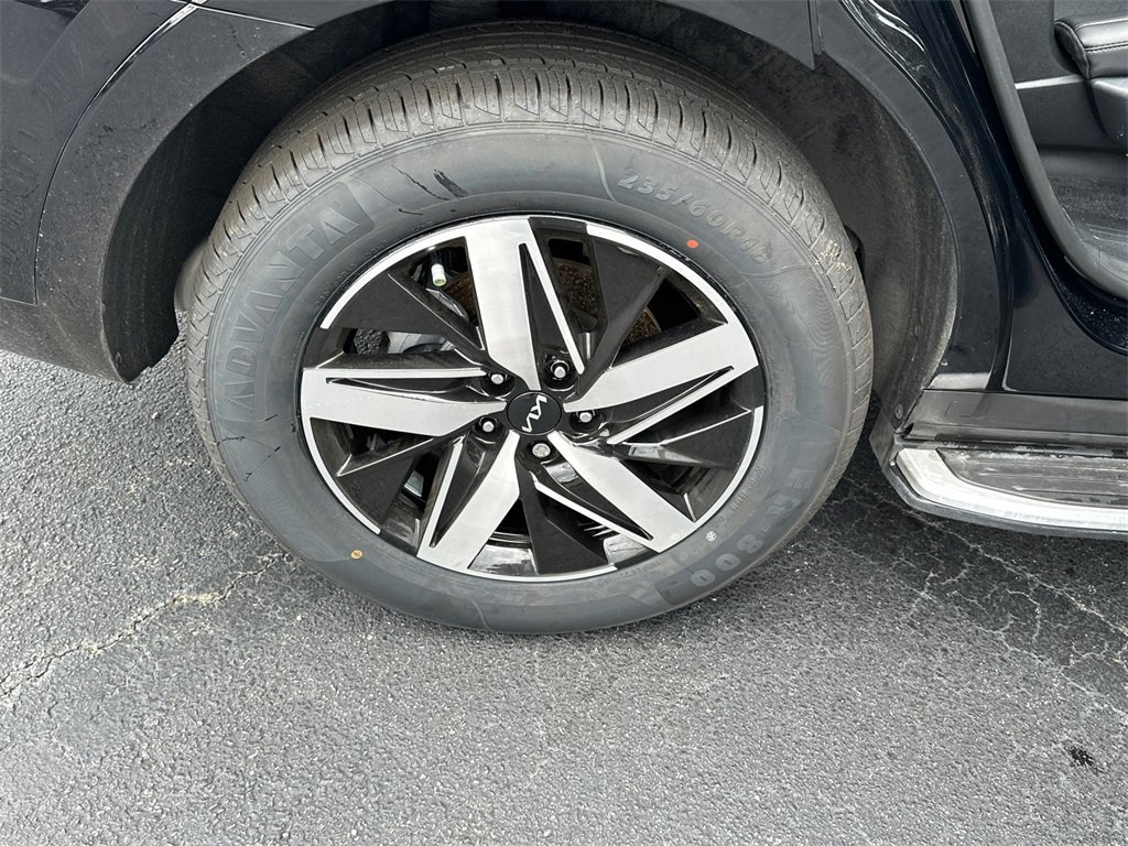 Used 2023 Kia Sorento S w/ Panoramic Sunroof Package image 17