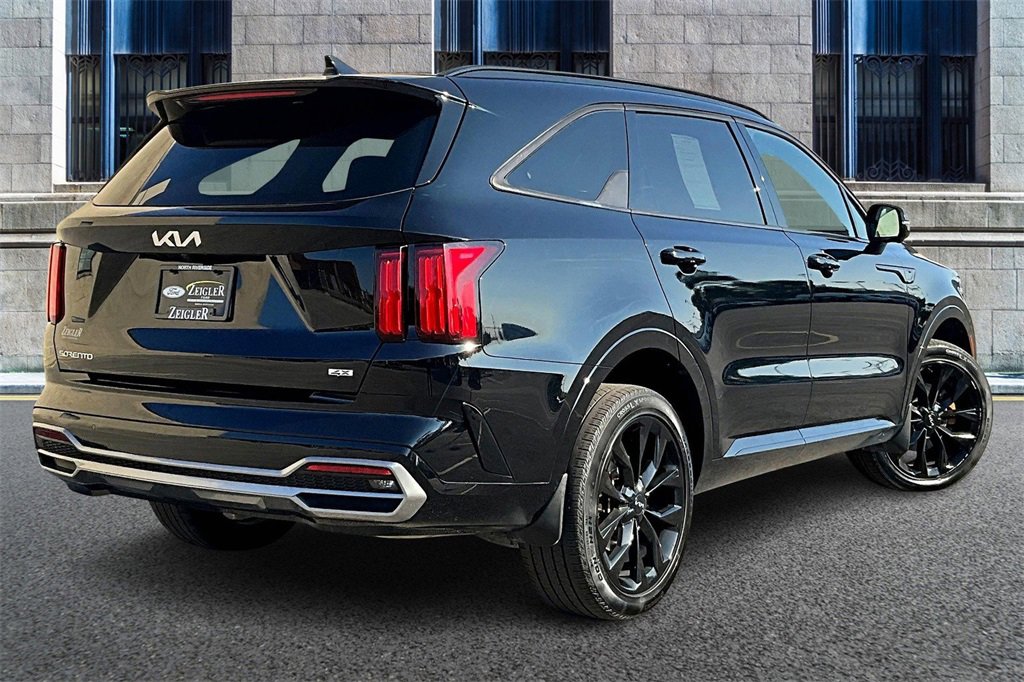 Used 2023 Kia Sorento SX image 11