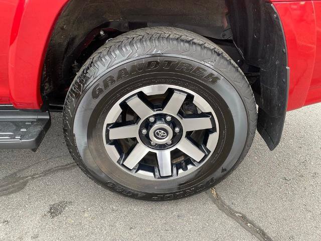 Used 2024 Toyota 4Runner TRD Off-Road Premium AWD/4WD image 30
