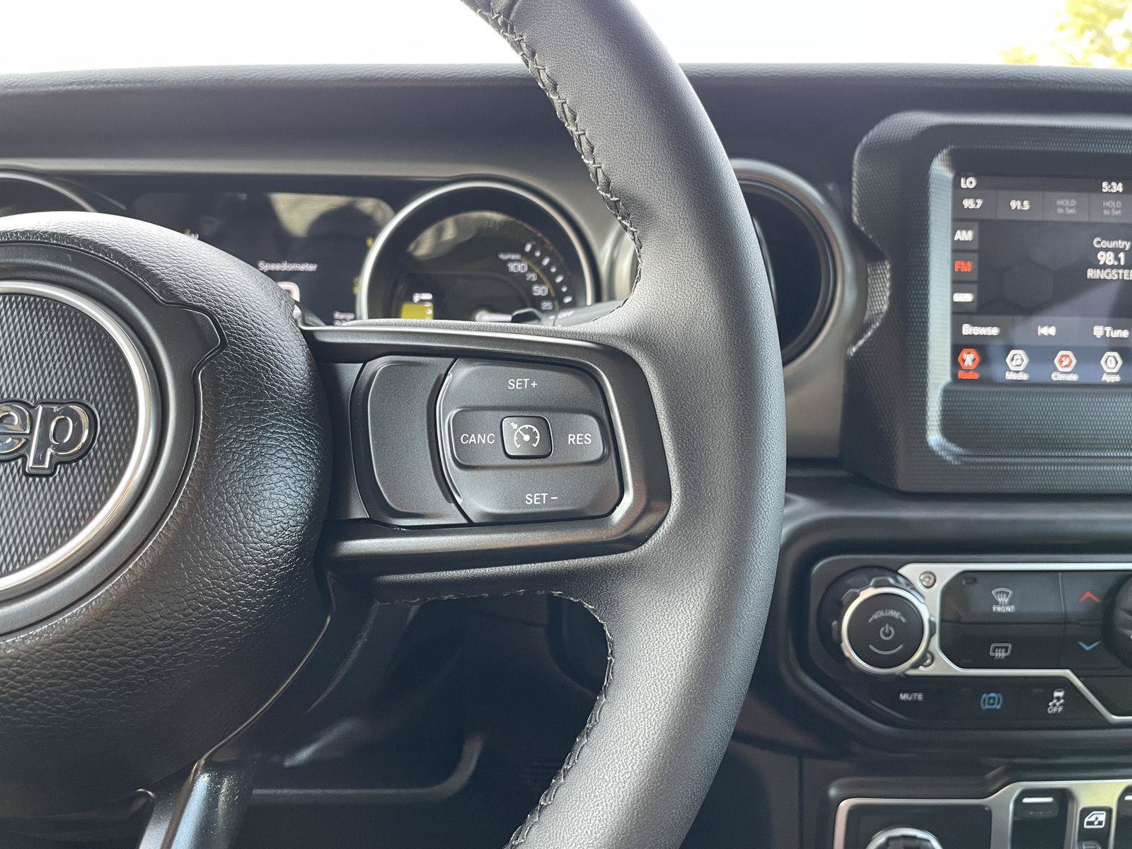 Used 2023 Jeep Wrangler Unlimited AWD/4WD image 14