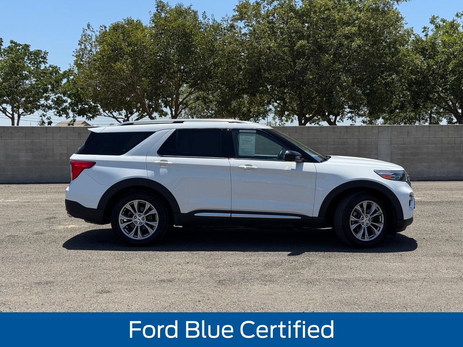 Certified 2023 Ford Explorer Limited RWD image 2