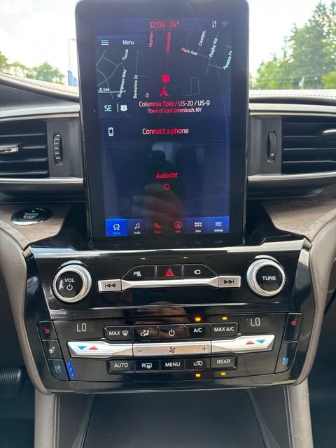 Certified 2021 Ford Explorer Platinum w/ Equipment Group 601A AWD/4WD image 31