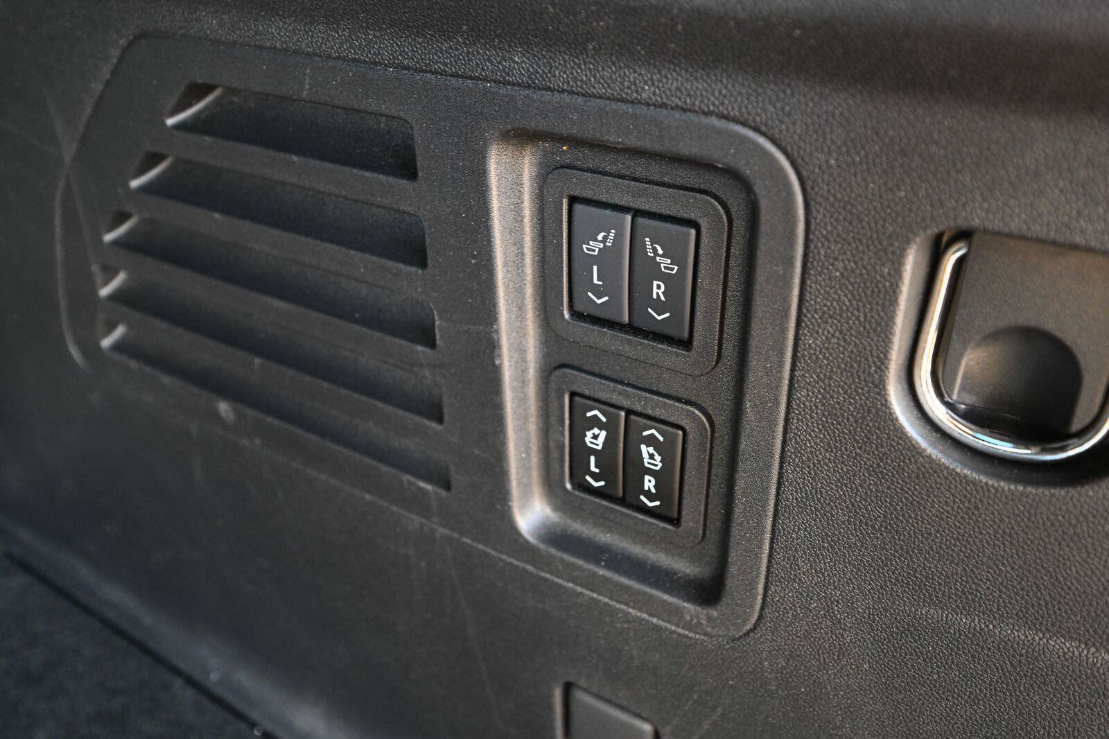 Used 2024 GMC Acadia Denali AWD/4WD image 32