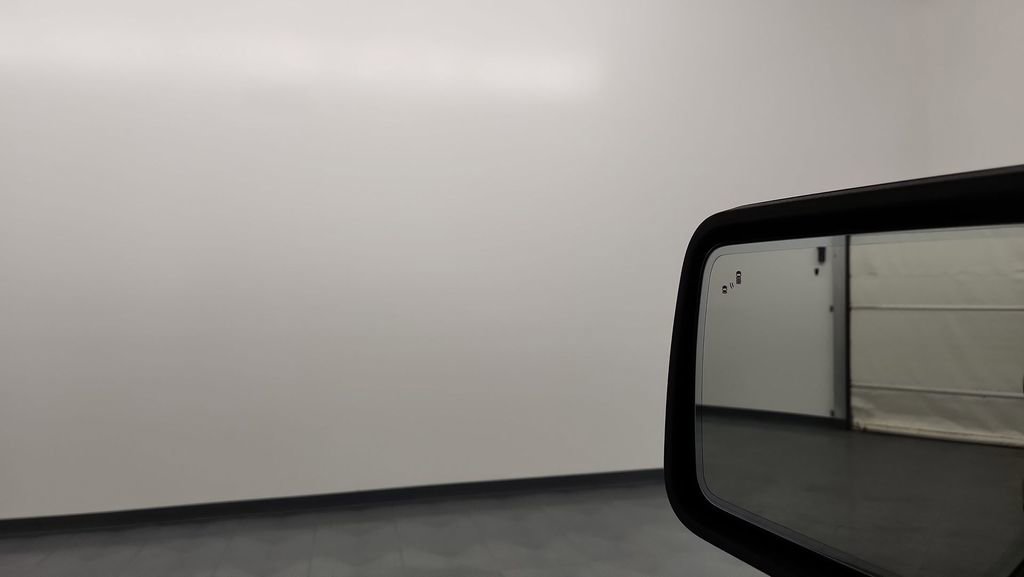 Certified 2022 Ford F150 Lariat w/ Equipment Group 502A High image 21