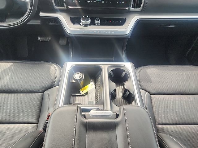Certified 2025 Ford Expedition Platinum AWD/4WD image 17
