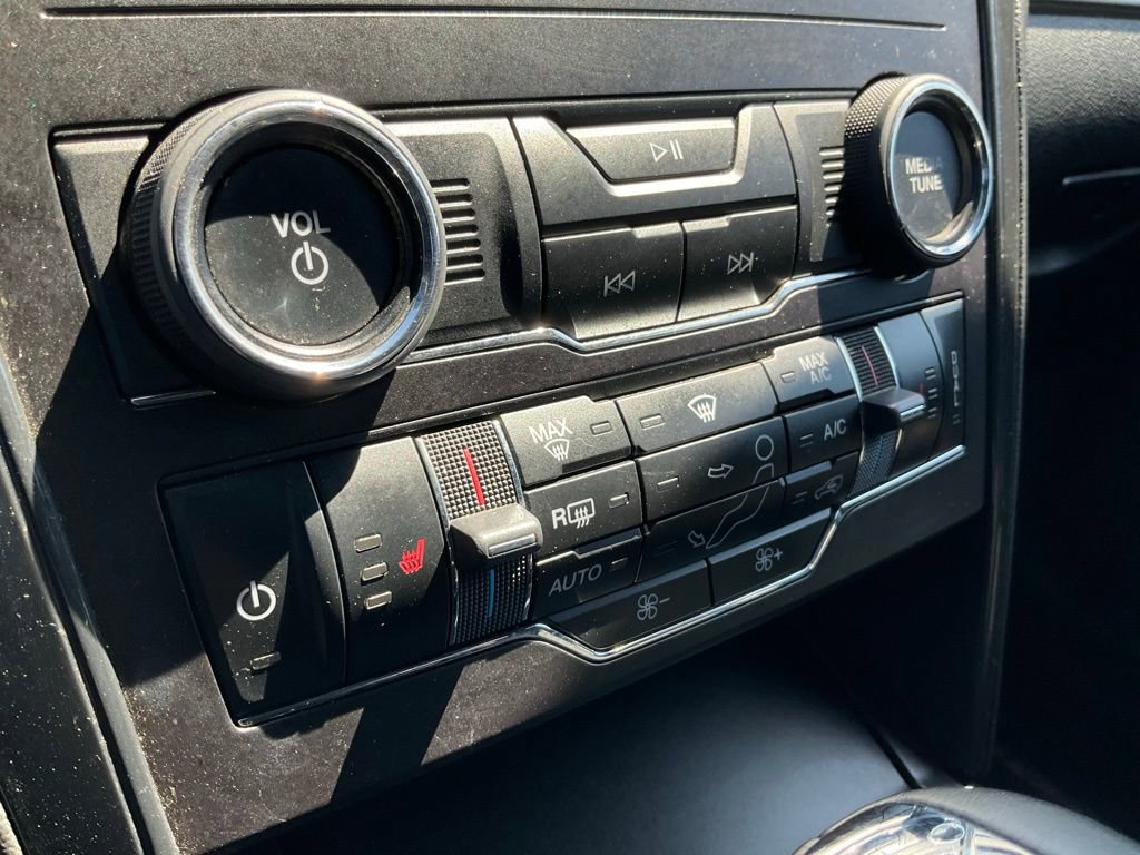 Certified 2019 Ford Explorer XLT w/ Equipment Group 202A image 10