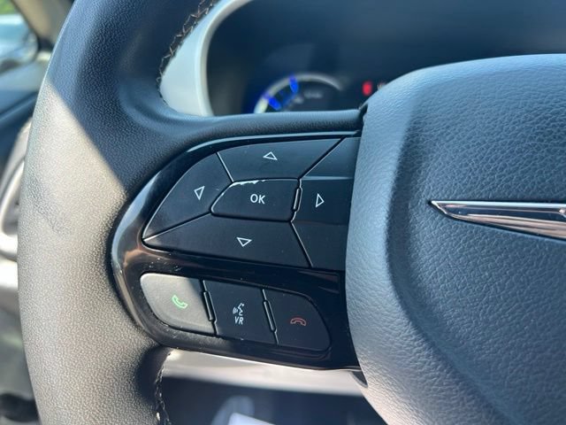 Used 2024 Chrysler Pacifica Limited FWD image 10