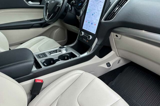 Certified 2022 Ford Edge Titanium w/ Equipment Group 301A AWD/4WD image 13