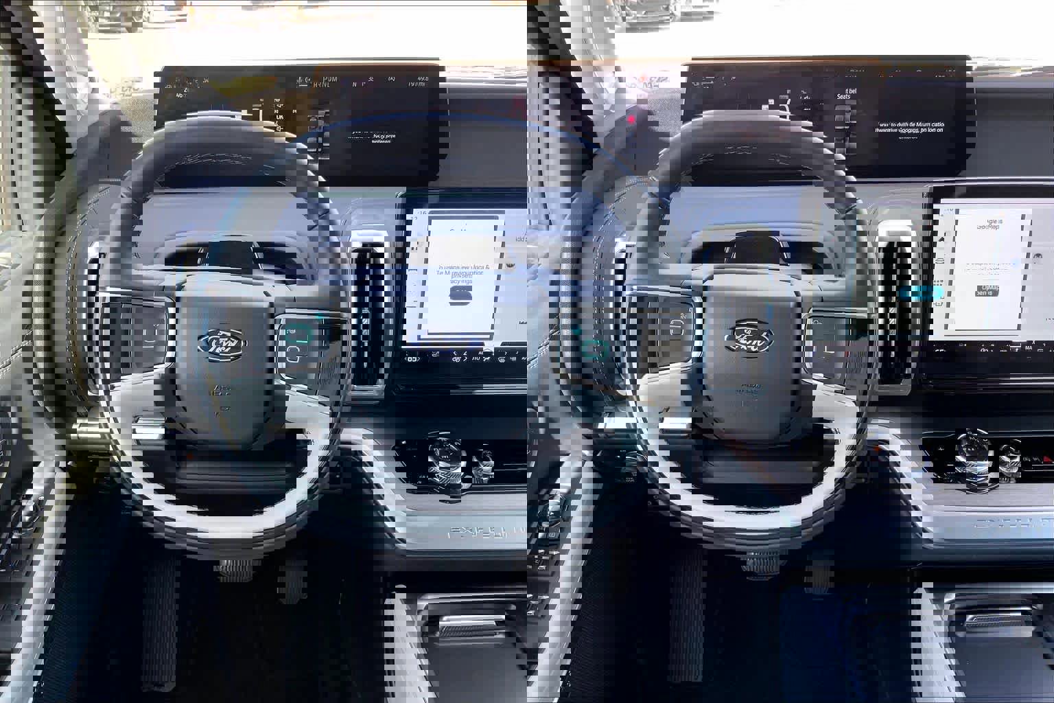 Certified 2025 Ford Expedition Platinum image 8