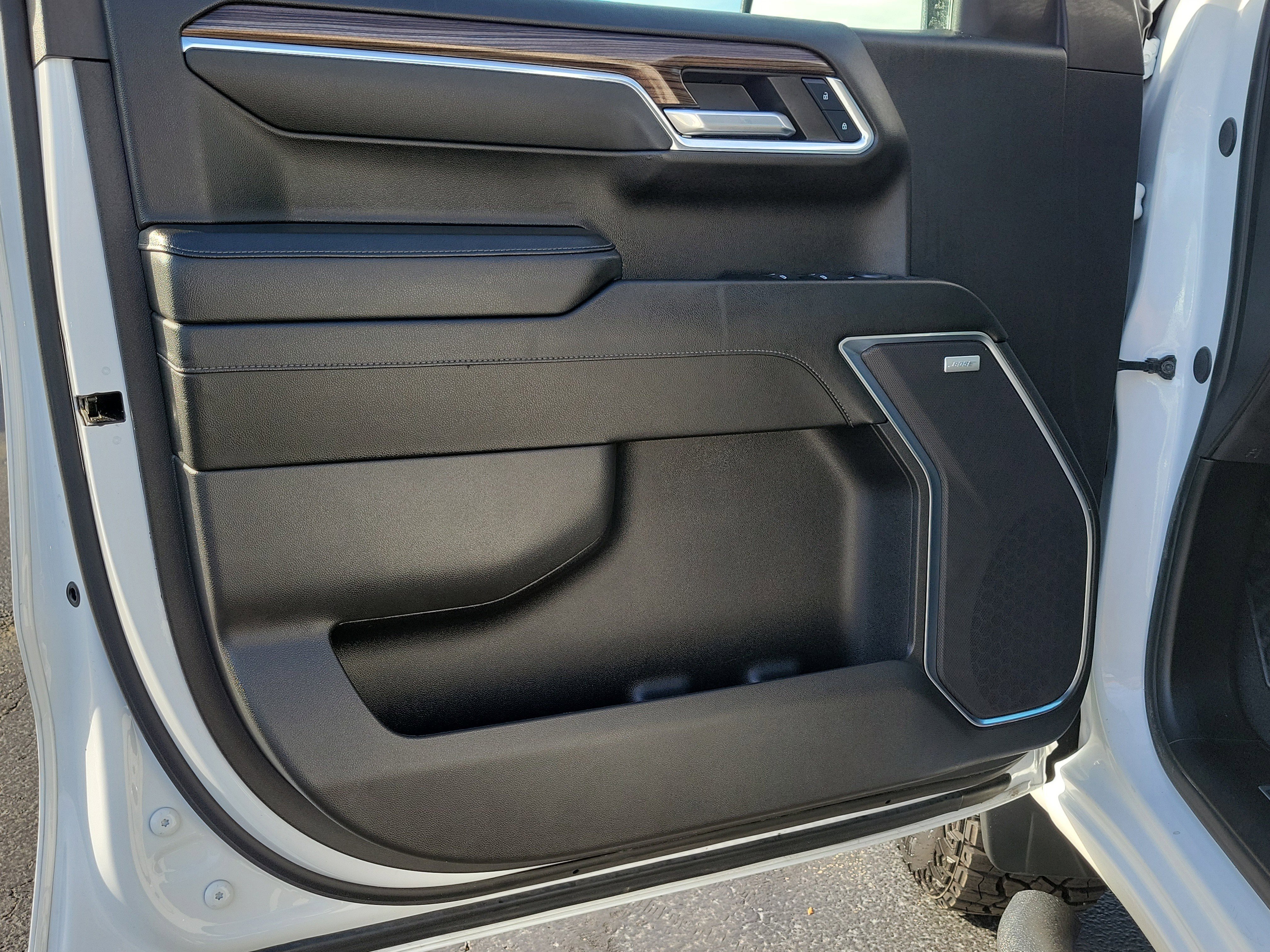 Used 2024 Chevrolet Silverado 1500 LT Trail Boss w/ LT Trail Boss Premium Package image 17