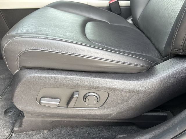 Used 2022 Kia Carnival LX image 27