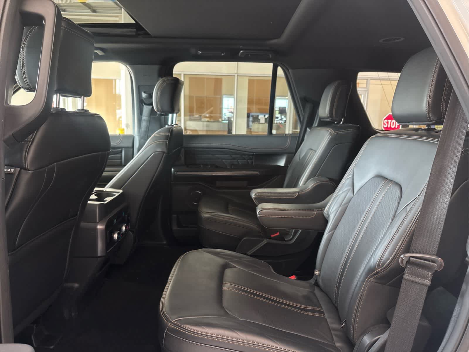 Certified 2024 Ford Expedition Platinum AWD/4WD image 32
