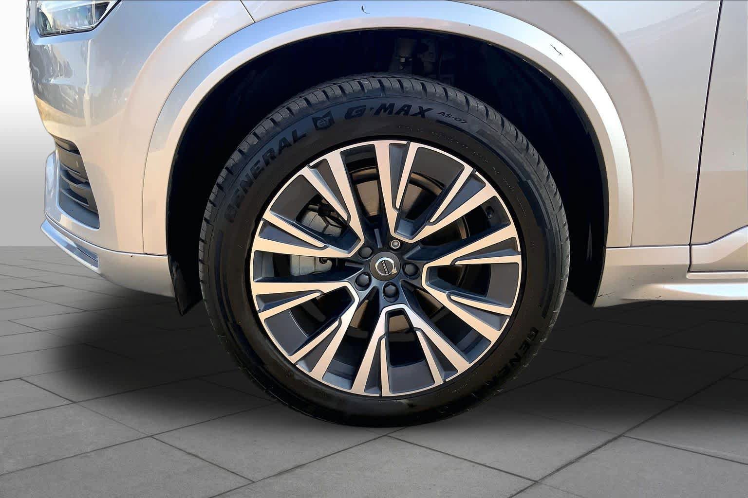 Used 2022 Volvo XC90 T5 Momentum FWD image 11