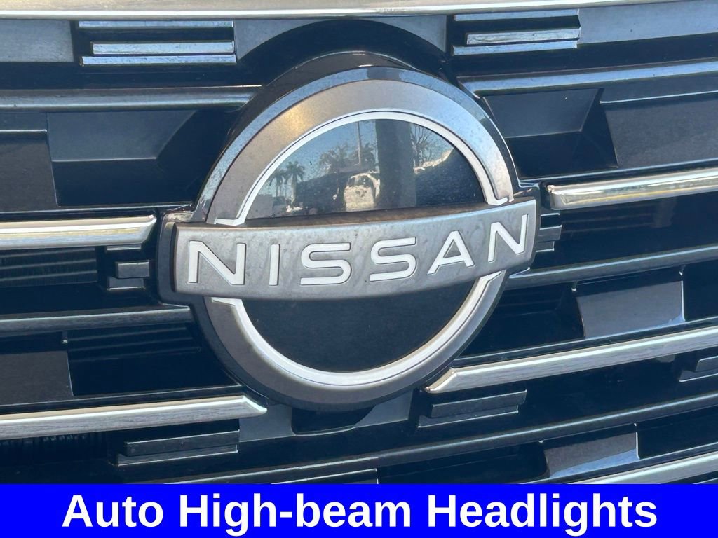 Used 2024 Nissan Rogue S AWD/4WD image 18