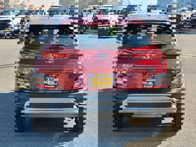 Used 2023 Hyundai Kona SE w/ Cargo Package image 4