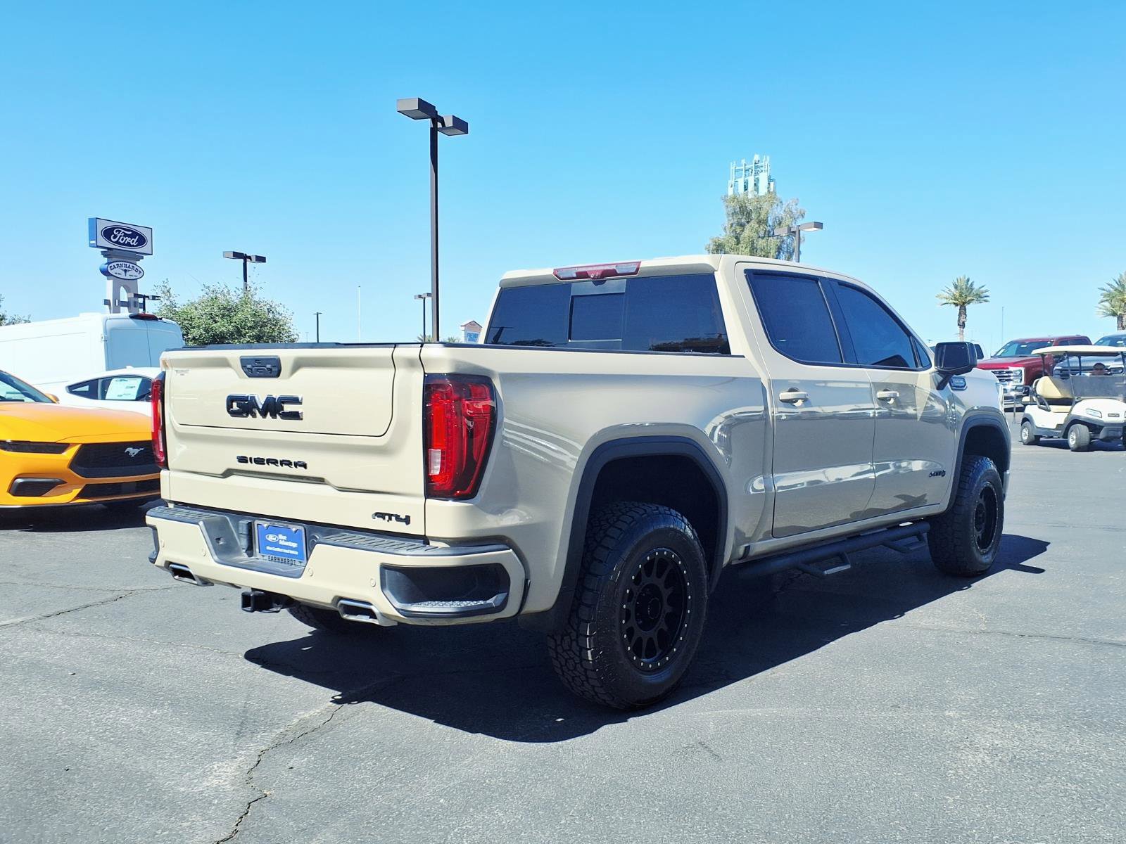 Used 2023 GMC Sierra 1500 AT4 w/ AT4 Premium Package AWD/4WD image 6