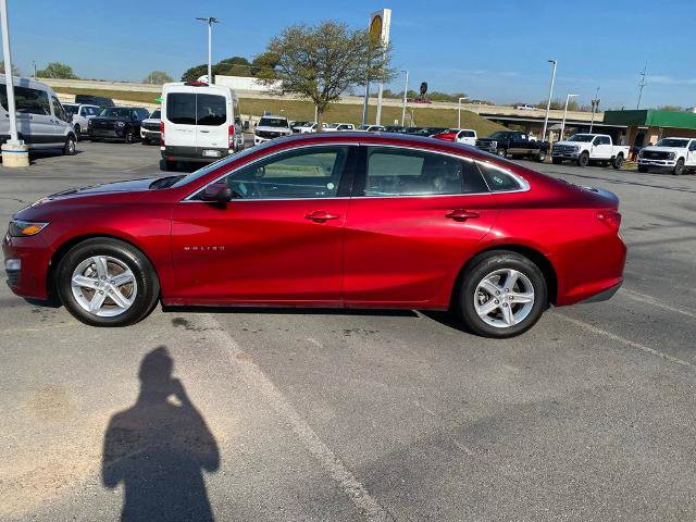 Used 2024 Chevrolet Malibu LT image 3