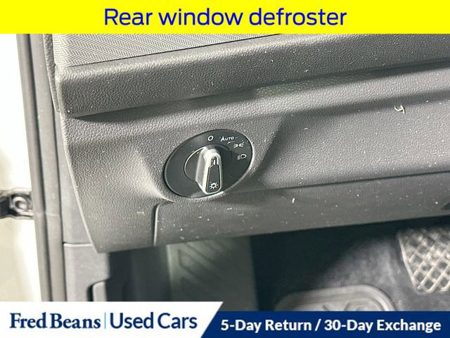 Used 2021 Volkswagen Jetta SE w/ SE Cold Weather Package image 13