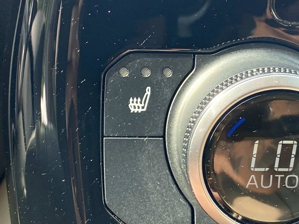 Used 2023 Toyota Highlander XLE FWD image 29