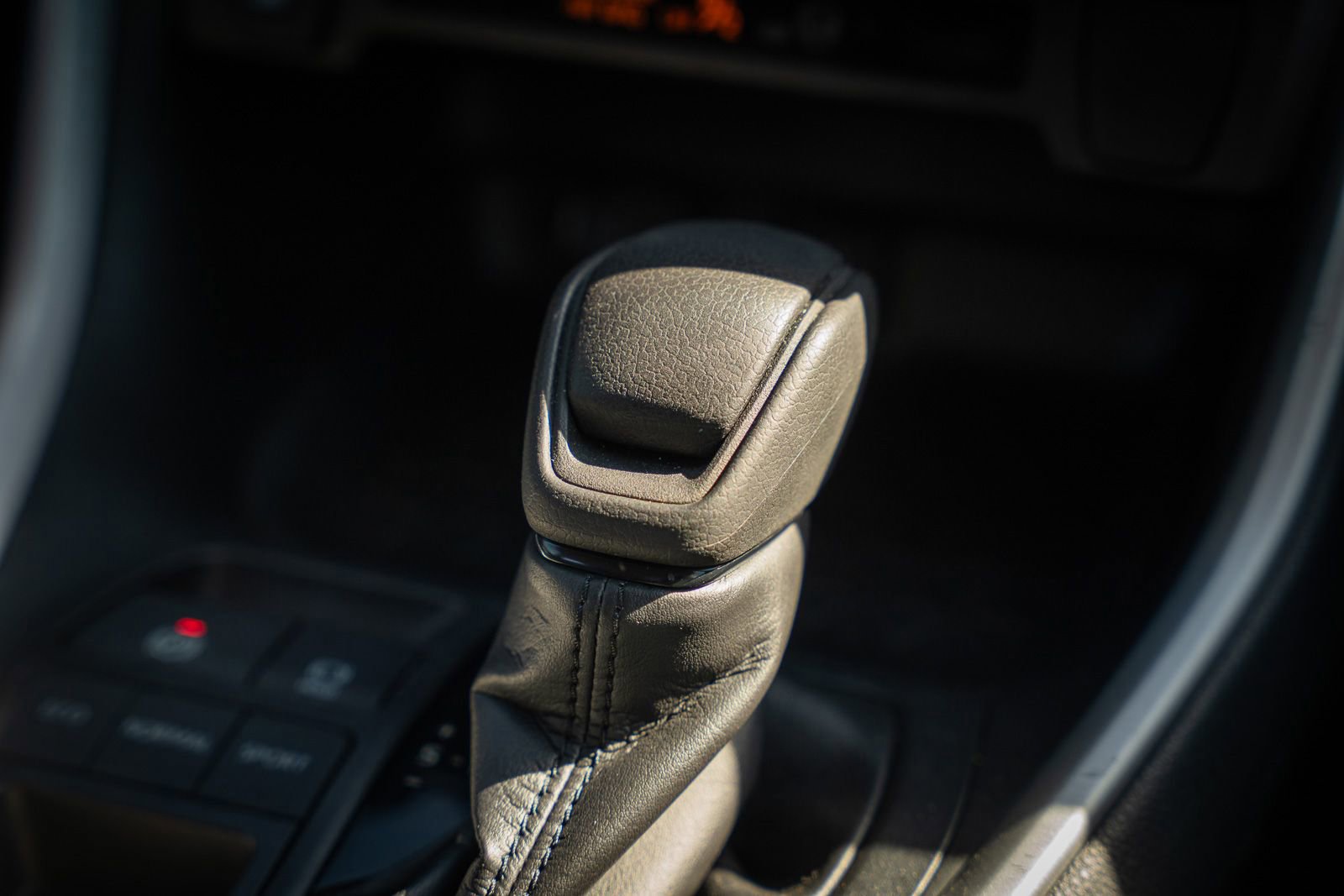 Used 2020 Toyota RAV4 LE FWD image 29