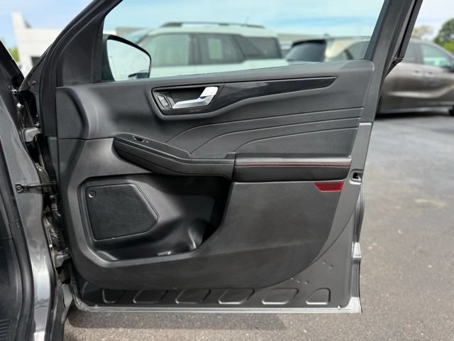 Certified 2025 Ford Escape ST-Line AWD/4WD image 16