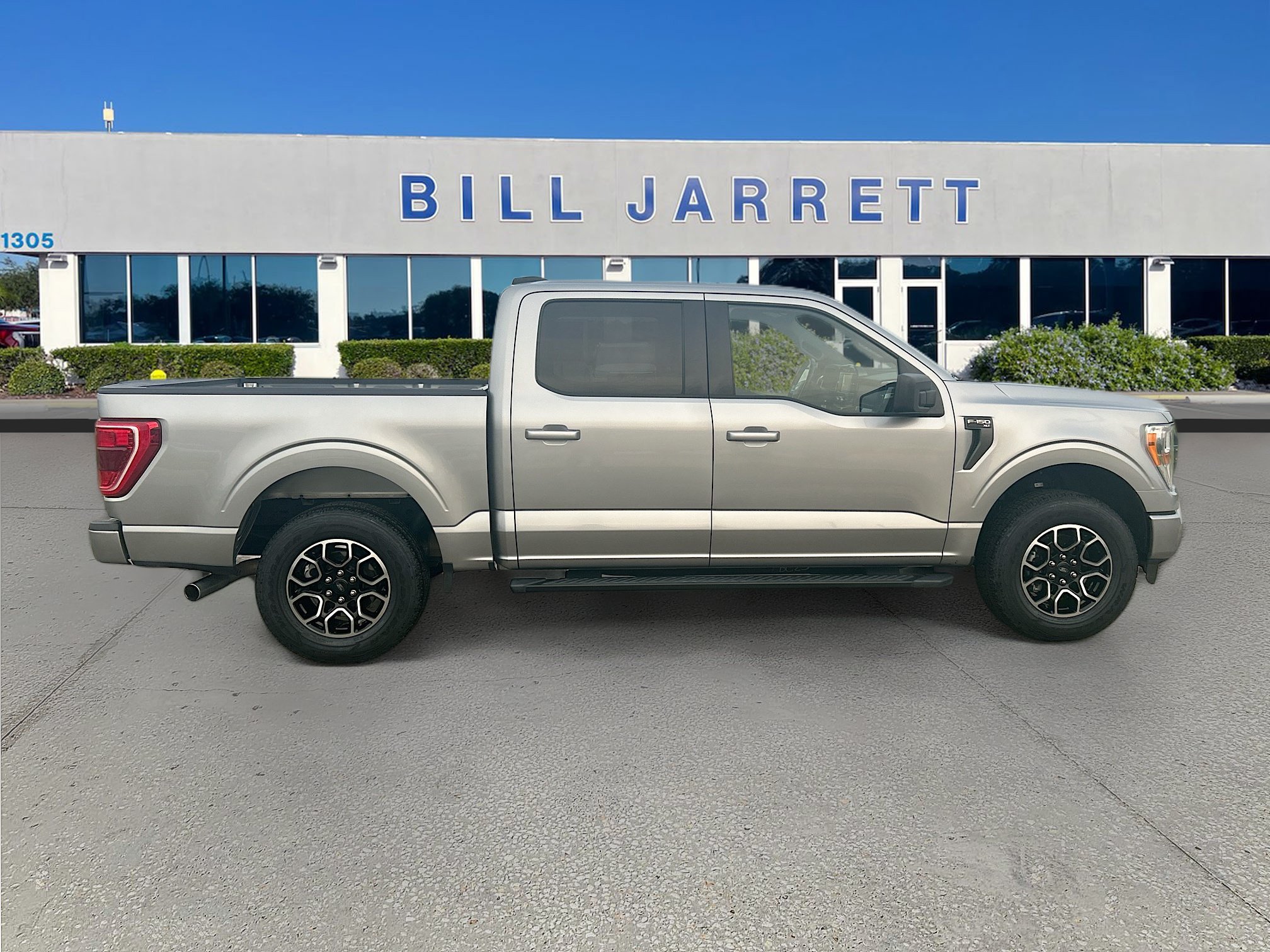 Certified 2022 Ford F150 XLT w/ Equipment Group 301A Mid RWD image 8