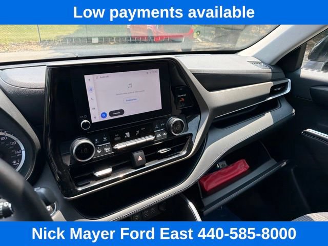 Used 2023 Toyota Highlander LE AWD/4WD image 31