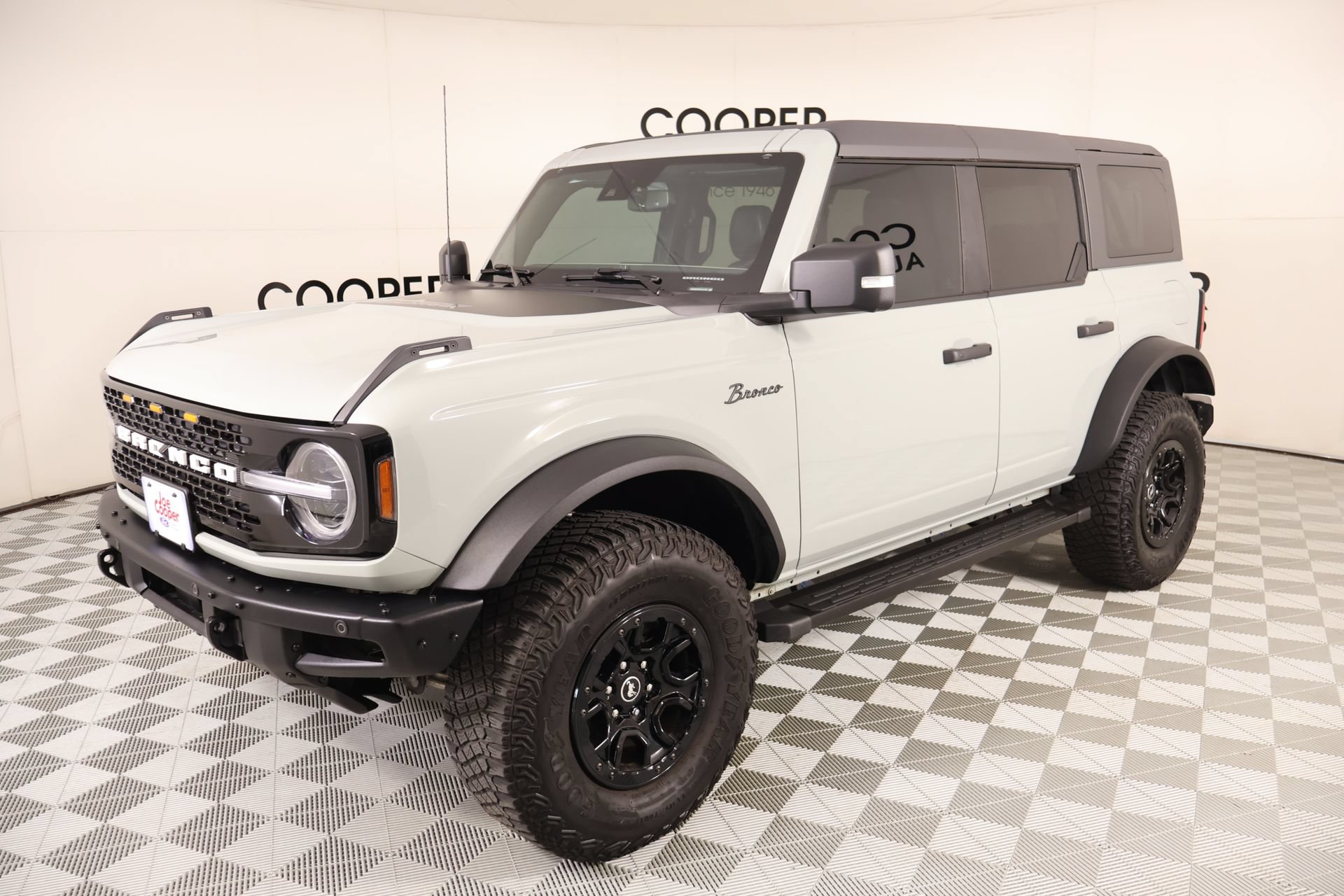 Certified 2024 Ford Bronco Wildtrak AWD/4WD image 11