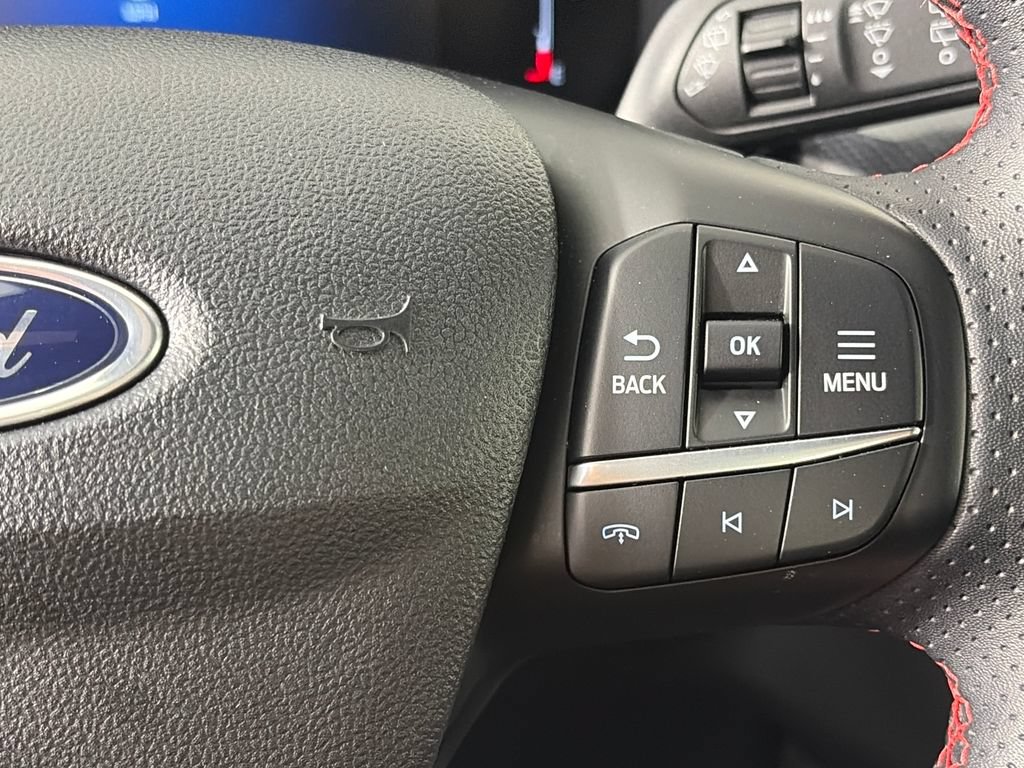Certified 2025 Ford Escape ST-Line Select AWD/4WD image 18