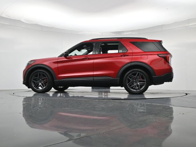 Certified 2025 Ford Explorer ST AWD/4WD image 44