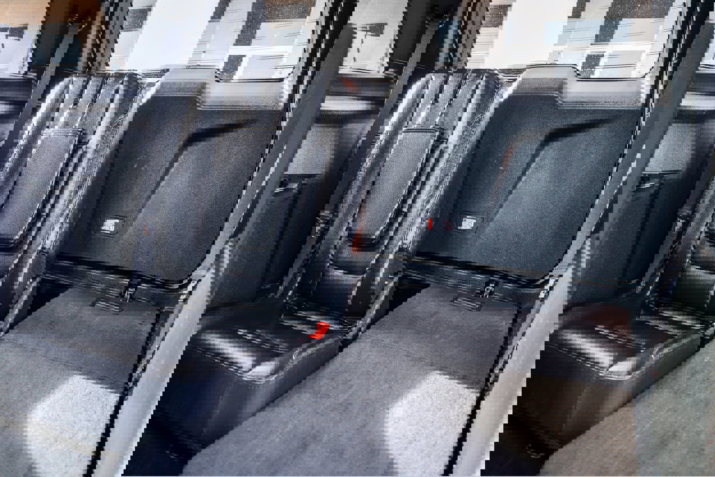 Certified 2018 Ford Explorer XLT w/ Equipment Group 202A image 18