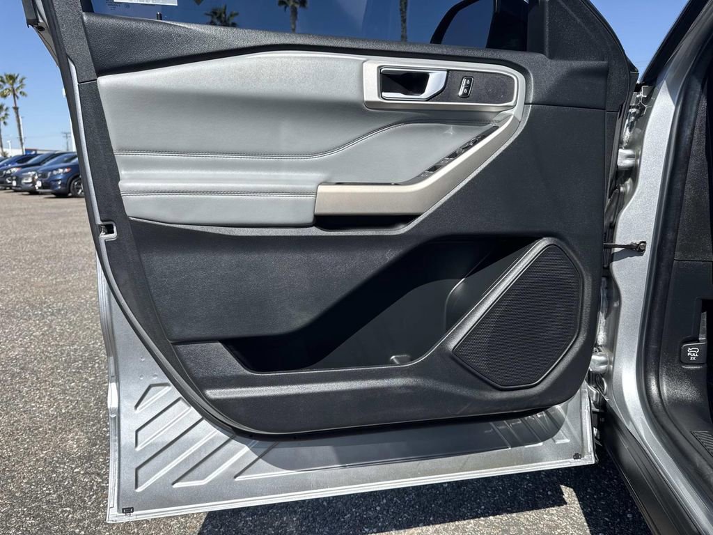 Certified 2023 Ford Explorer XLT w/ Equipment Group 202A image 18