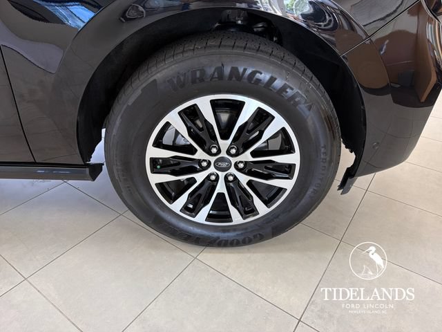 Certified 2025 Ford Expedition Platinum AWD/4WD image 34