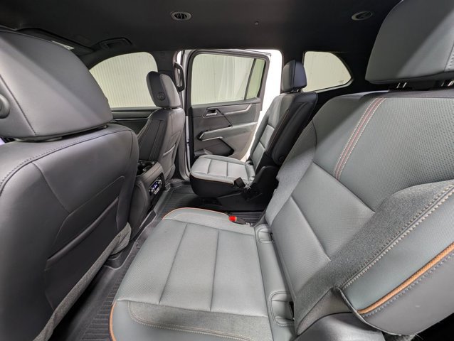 Used 2025 GMC Acadia AT4 AWD/4WD image 14