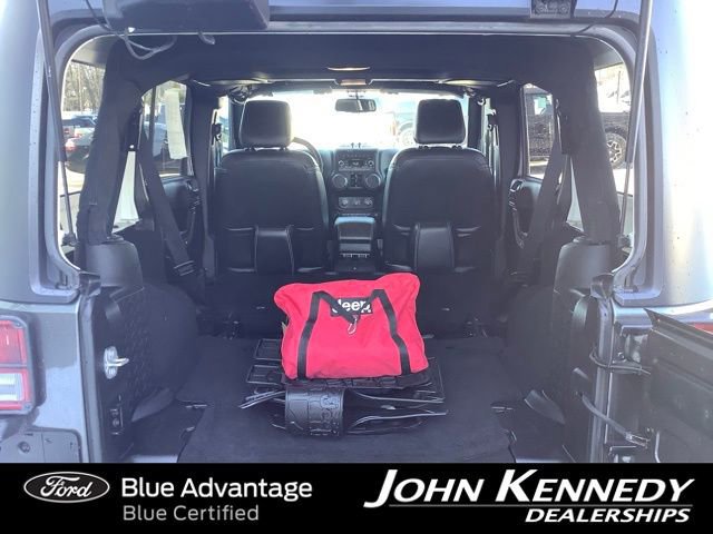 Used 2018 Jeep Wrangler Unlimited Sport image 33