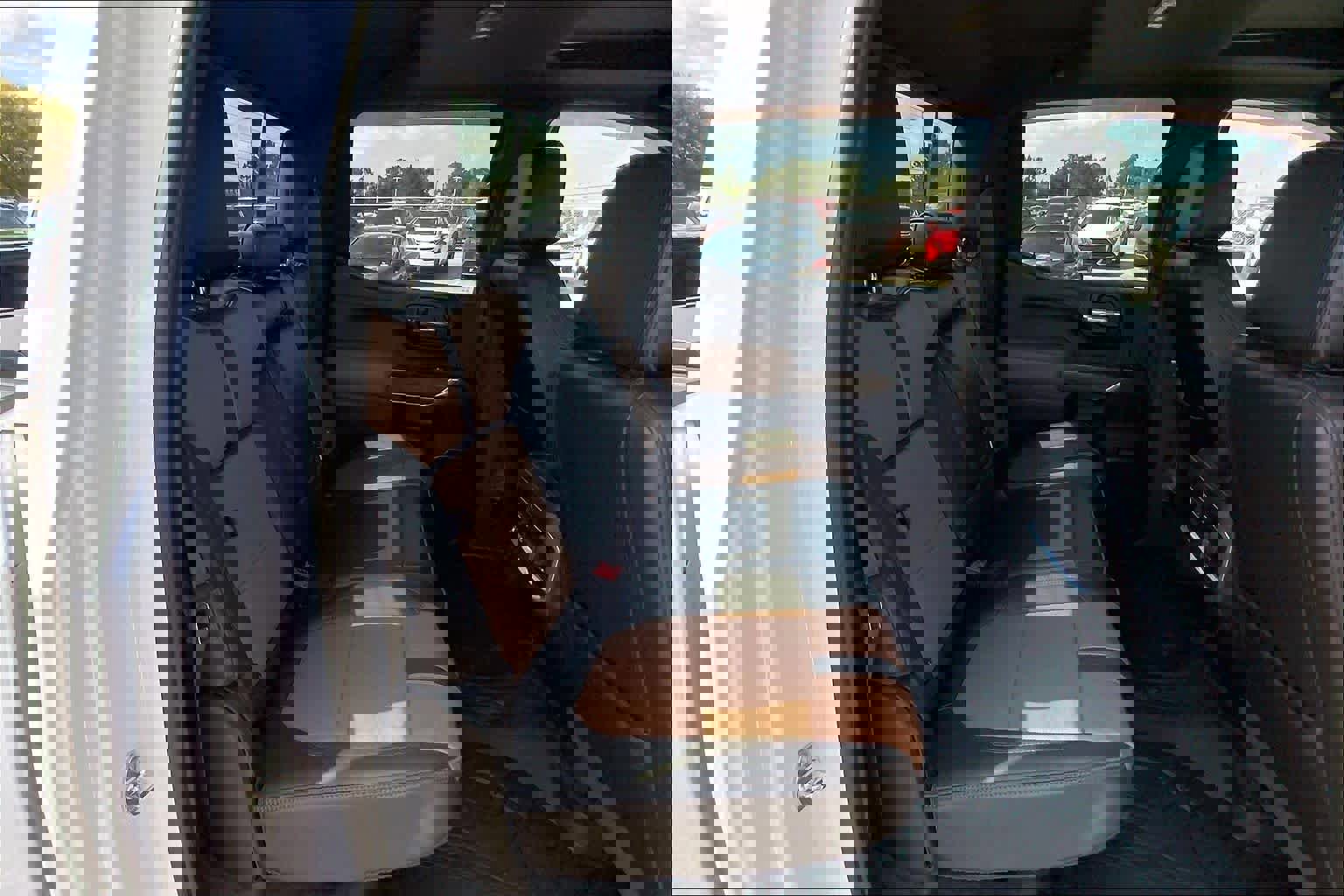 Used 2021 Chevrolet Silverado 1500 High Country w/ Technology Package image 19