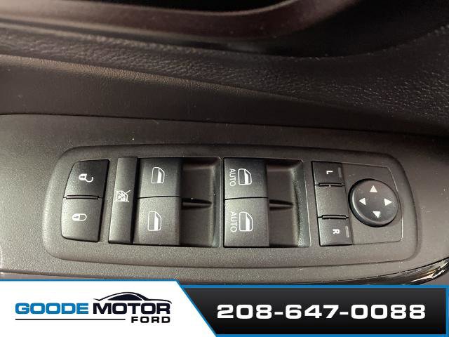 Used 2023 Jeep Cherokee Altitude Lux image 10